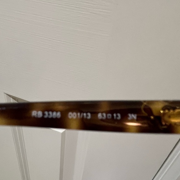 Ray-Ban aviator sunglasses - Picture 6 of 9